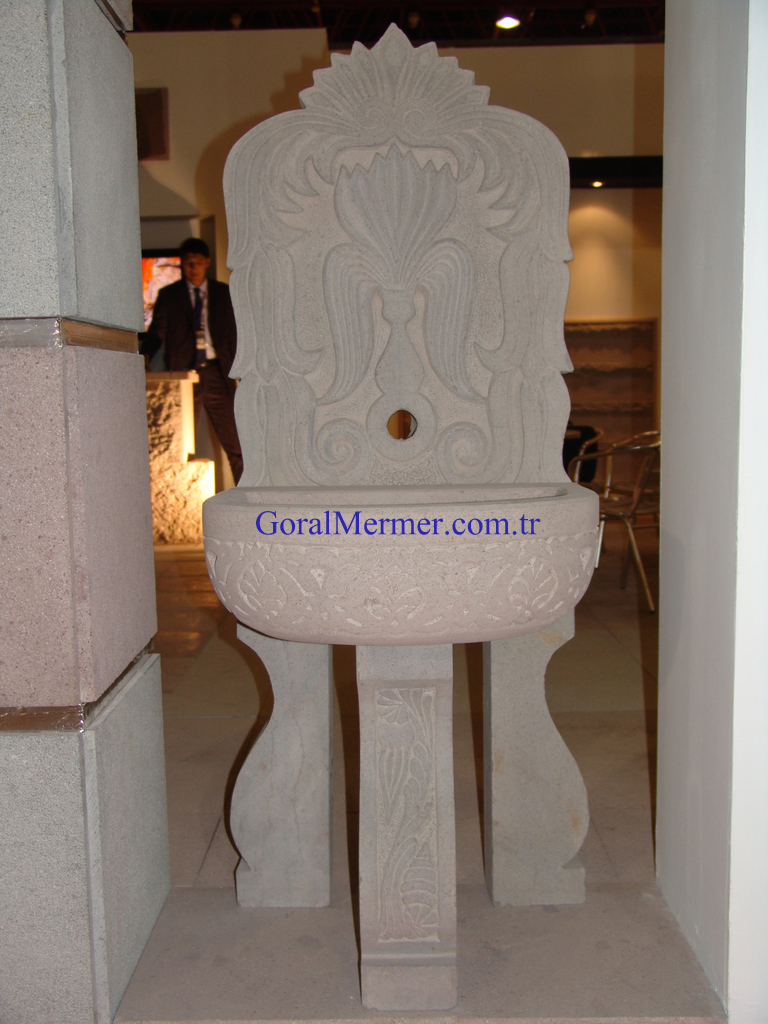 mermer çeşme